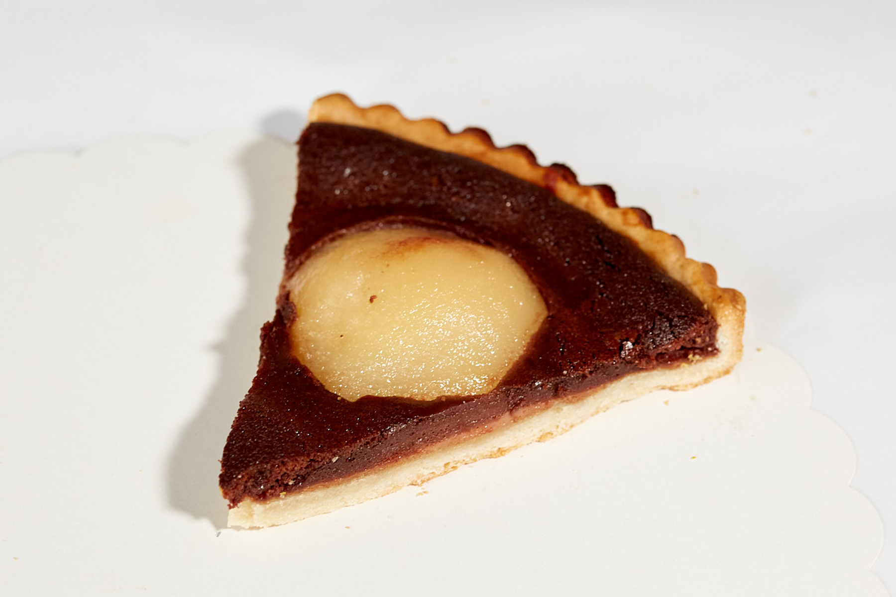 Desserts bio au Fournil des Vieux Garçons Boulangerie Bio à Gap : tarte poire chocolat bio